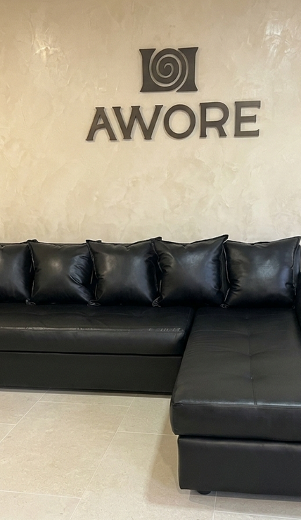 Sofá ecocuero negro