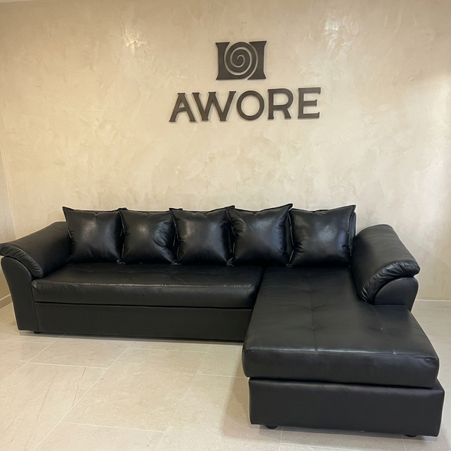 Sofá ecocuero negro